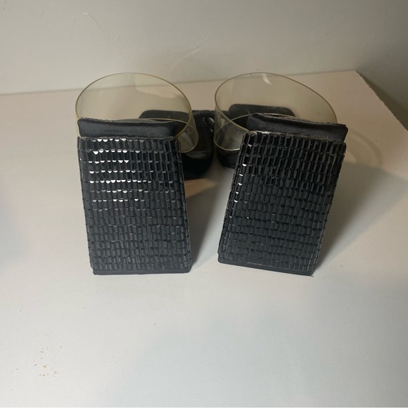 Black heels - Picture 3 of 4